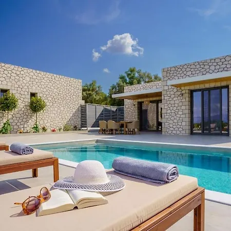 Christdilia Villa